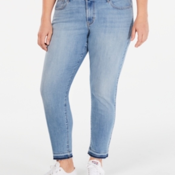 NWT Levi’s Plus Skinny Jeans - Picture 5 of 5
